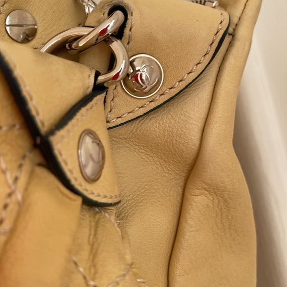 Chanel tote - Picture 9 of 16